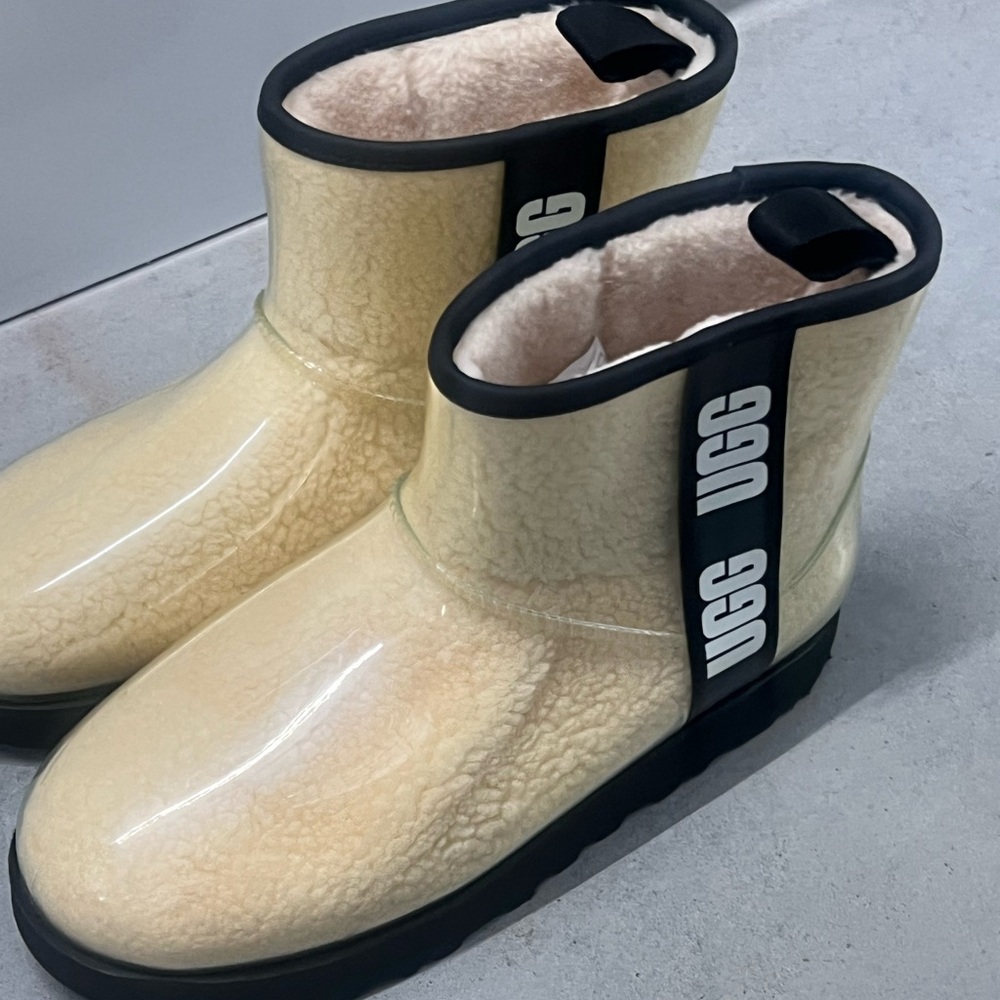 UGG Classic Clear Mini Boots sz.10